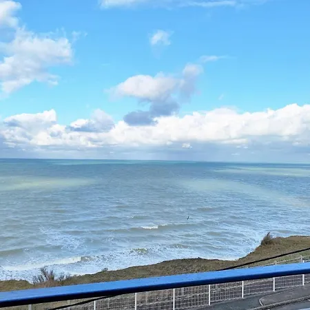 De Front De Mer Avec Terrasse Vue Mer Et Jardin Βίλα